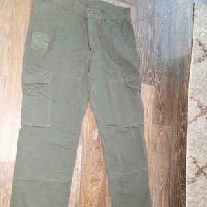 Mens carhartt pants size 34x32
